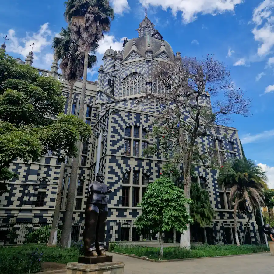 Walking City Tour Medellín centro histórico